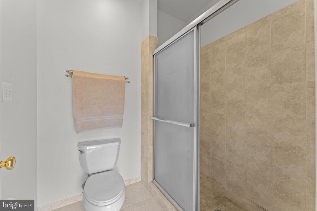 4045 CRAY DR, WARRENTON, Virginia, 5 Bedrooms Bedrooms, ,4 BathroomsBathrooms,Residential,4045 CRAY DR,VAFQ2021070 MLS # VAFQ2021070