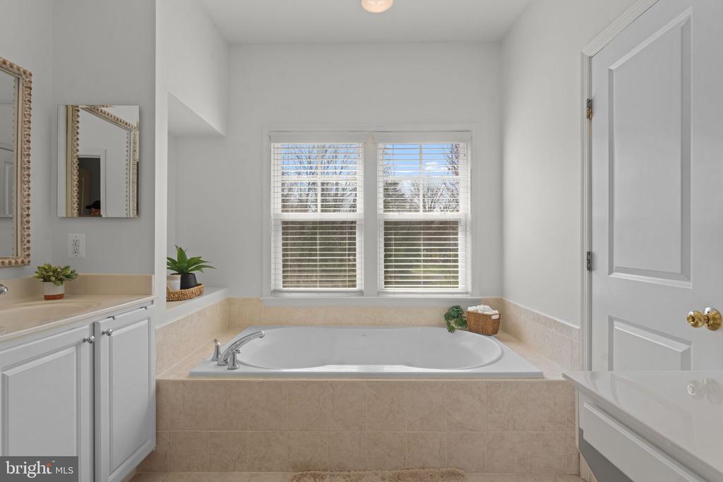 4045 CRAY DR, WARRENTON, Virginia, 5 Bedrooms Bedrooms, ,4 BathroomsBathrooms,Residential,4045 CRAY DR,VAFQ2021070 MLS # VAFQ2021070