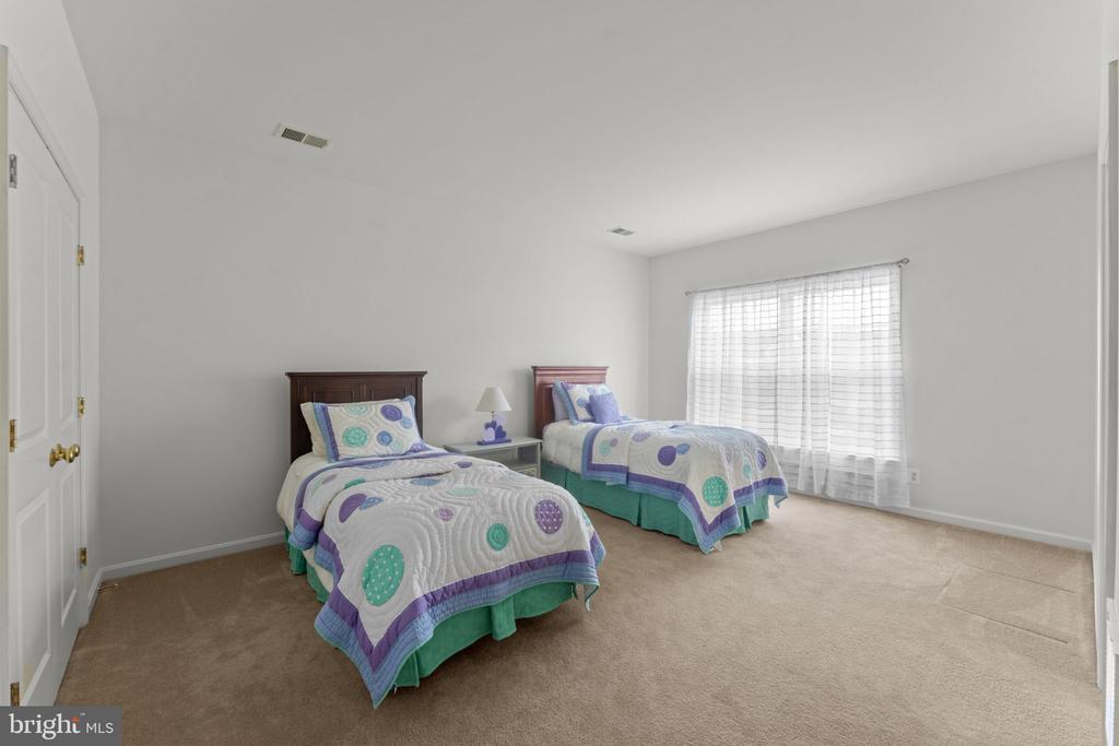 4045 CRAY DR, WARRENTON, Virginia, 5 Bedrooms Bedrooms, ,4 BathroomsBathrooms,Residential,4045 CRAY DR,VAFQ2021070 MLS # VAFQ2021070