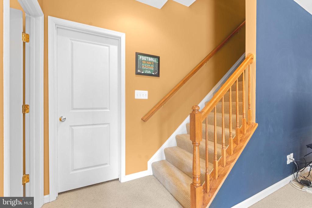 4045 CRAY DR, WARRENTON, Virginia, 5 Bedrooms Bedrooms, ,4 BathroomsBathrooms,Residential,4045 CRAY DR,VAFQ2021070 MLS # VAFQ2021070