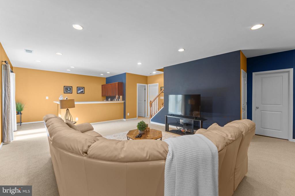 4045 CRAY DR, WARRENTON, Virginia, 5 Bedrooms Bedrooms, ,4 BathroomsBathrooms,Residential,4045 CRAY DR,VAFQ2021070 MLS # VAFQ2021070