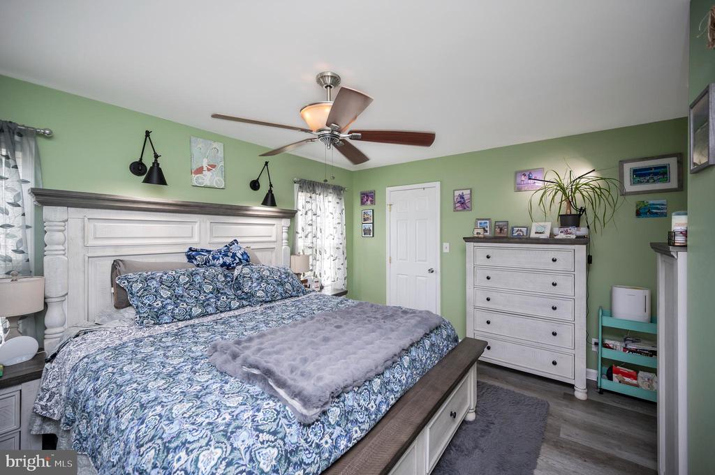 9504 QUAIL MEADOWS DR, SPOTSYLVANIA, Virginia 22551, 4 Bedrooms Bedrooms, ,2 BathroomsBathrooms,Residential,9504 QUAIL MEADOWS DR,VASP2040302 MLS # VASP2040302