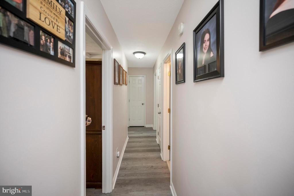 9504 QUAIL MEADOWS DR, SPOTSYLVANIA, Virginia 22551, 4 Bedrooms Bedrooms, ,2 BathroomsBathrooms,Residential,9504 QUAIL MEADOWS DR,VASP2040302 MLS # VASP2040302