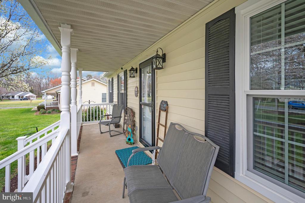 9504 QUAIL MEADOWS DR, SPOTSYLVANIA, Virginia 22551, 4 Bedrooms Bedrooms, ,2 BathroomsBathrooms,Residential,9504 QUAIL MEADOWS DR,VASP2040302 MLS # VASP2040302