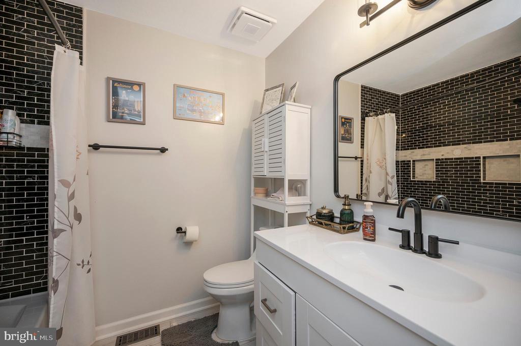 9504 QUAIL MEADOWS DR, SPOTSYLVANIA, Virginia 22551, 4 Bedrooms Bedrooms, ,2 BathroomsBathrooms,Residential,9504 QUAIL MEADOWS DR,VASP2040302 MLS # VASP2040302