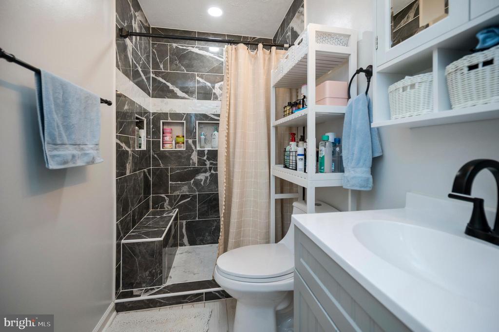 9504 QUAIL MEADOWS DR, SPOTSYLVANIA, Virginia 22551, 4 Bedrooms Bedrooms, ,2 BathroomsBathrooms,Residential,9504 QUAIL MEADOWS DR,VASP2040302 MLS # VASP2040302