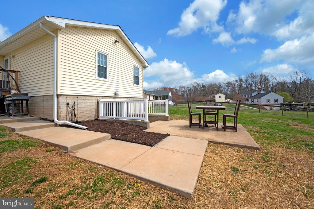 9504 QUAIL MEADOWS DR, SPOTSYLVANIA, Virginia 22551, 4 Bedrooms Bedrooms, ,2 BathroomsBathrooms,Residential,9504 QUAIL MEADOWS DR,VASP2040302 MLS # VASP2040302