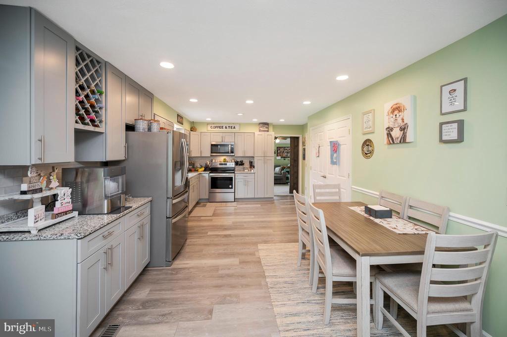 9504 QUAIL MEADOWS DR, SPOTSYLVANIA, Virginia 22551, 4 Bedrooms Bedrooms, ,2 BathroomsBathrooms,Residential,9504 QUAIL MEADOWS DR,VASP2040302 MLS # VASP2040302