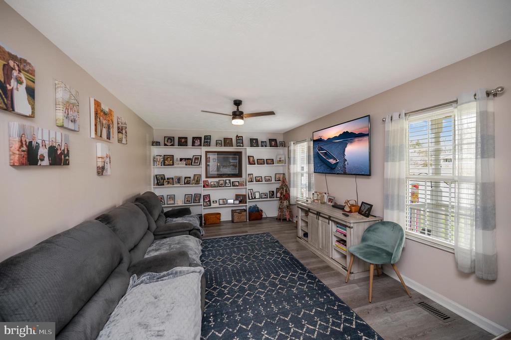 9504 QUAIL MEADOWS DR, SPOTSYLVANIA, Virginia 22551, 4 Bedrooms Bedrooms, ,2 BathroomsBathrooms,Residential,9504 QUAIL MEADOWS DR,VASP2040302 MLS # VASP2040302