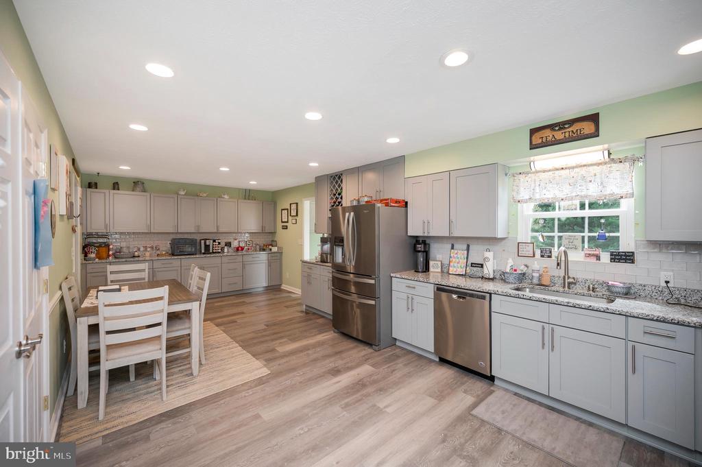 9504 QUAIL MEADOWS DR, SPOTSYLVANIA, Virginia 22551, 4 Bedrooms Bedrooms, ,2 BathroomsBathrooms,Residential,9504 QUAIL MEADOWS DR,VASP2040302 MLS # VASP2040302