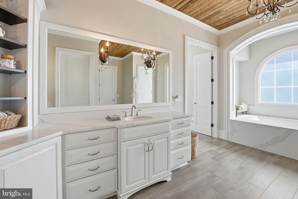 11215 PRESWICK LN, SPOTSYLVANIA, Virginia 22551, 5 Bedrooms Bedrooms, ,5 BathroomsBathrooms,Residential,11215 PRESWICK LN,VASP2040348 MLS # VASP2040348