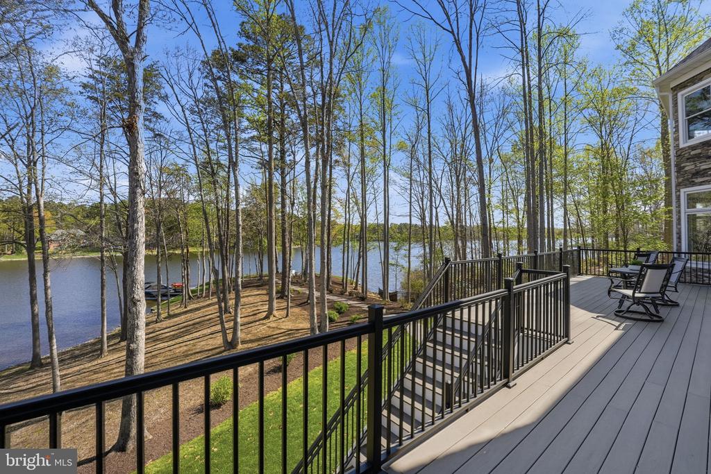 11215 PRESWICK LN, SPOTSYLVANIA, Virginia 22551, 5 Bedrooms Bedrooms, ,5 BathroomsBathrooms,Residential,11215 PRESWICK LN,VASP2040348 MLS # VASP2040348