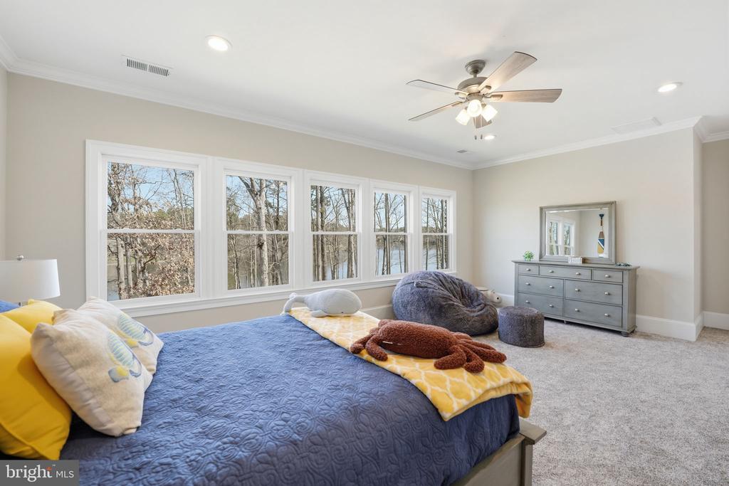 11215 PRESWICK LN, SPOTSYLVANIA, Virginia 22551, 5 Bedrooms Bedrooms, ,5 BathroomsBathrooms,Residential,11215 PRESWICK LN,VASP2040348 MLS # VASP2040348