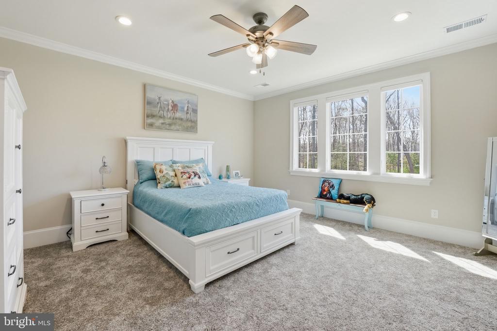 11215 PRESWICK LN, SPOTSYLVANIA, Virginia 22551, 5 Bedrooms Bedrooms, ,5 BathroomsBathrooms,Residential,11215 PRESWICK LN,VASP2040348 MLS # VASP2040348