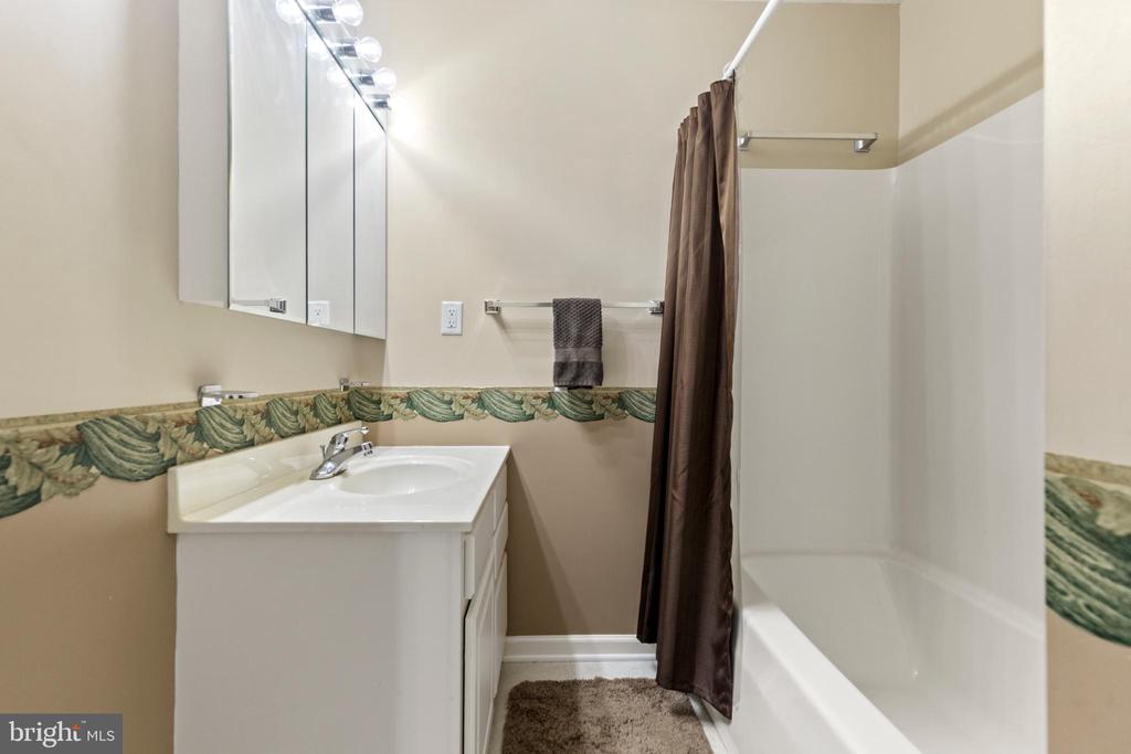 5 HITE CT, LURAY, Virginia 22835, 3 Bedrooms Bedrooms, ,3 BathroomsBathrooms,Residential,5 HITE CT,VAPA2006248 MLS # VAPA2006248