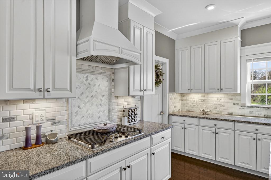 6387 BOB WHITE DR, WARRENTON, Virginia, 5 Bedrooms Bedrooms, ,4 BathroomsBathrooms,Residential,6387 BOB WHITE DR,VAFQ2021264 MLS # VAFQ2021264