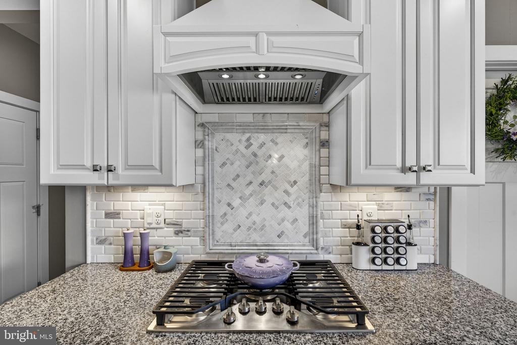 6387 BOB WHITE DR, WARRENTON, Virginia, 5 Bedrooms Bedrooms, ,4 BathroomsBathrooms,Residential,6387 BOB WHITE DR,VAFQ2021264 MLS # VAFQ2021264