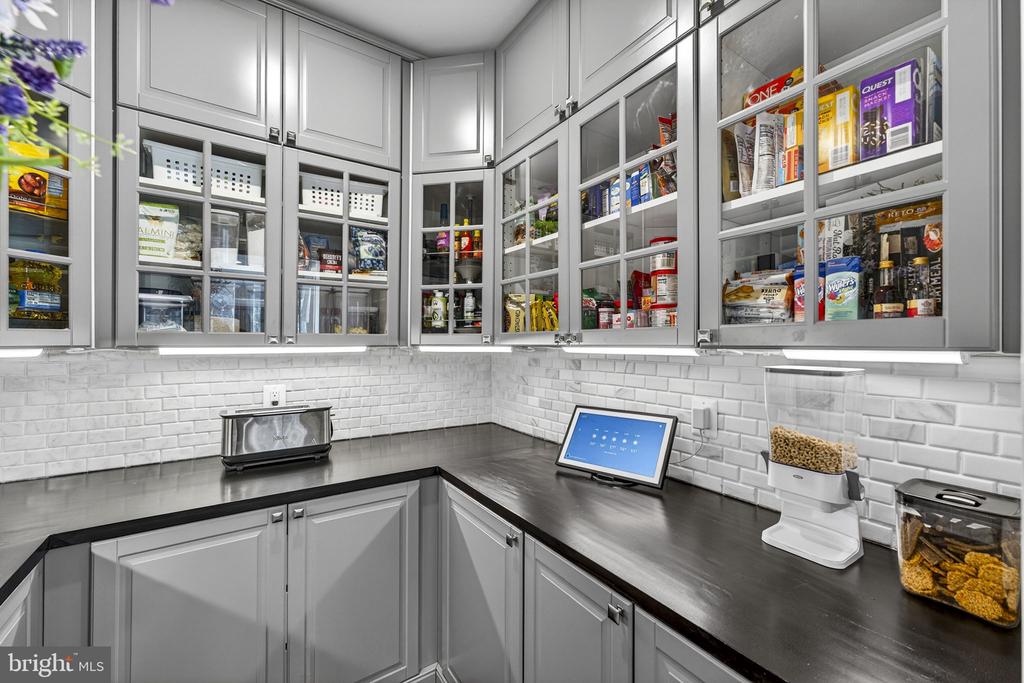 6387 BOB WHITE DR, WARRENTON, Virginia, 5 Bedrooms Bedrooms, ,4 BathroomsBathrooms,Residential,6387 BOB WHITE DR,VAFQ2021264 MLS # VAFQ2021264