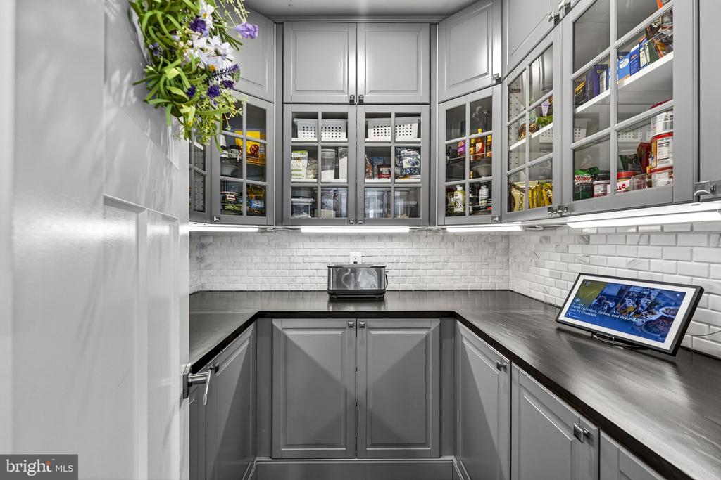 6387 BOB WHITE DR, WARRENTON, Virginia, 5 Bedrooms Bedrooms, ,4 BathroomsBathrooms,Residential,6387 BOB WHITE DR,VAFQ2021264 MLS # VAFQ2021264