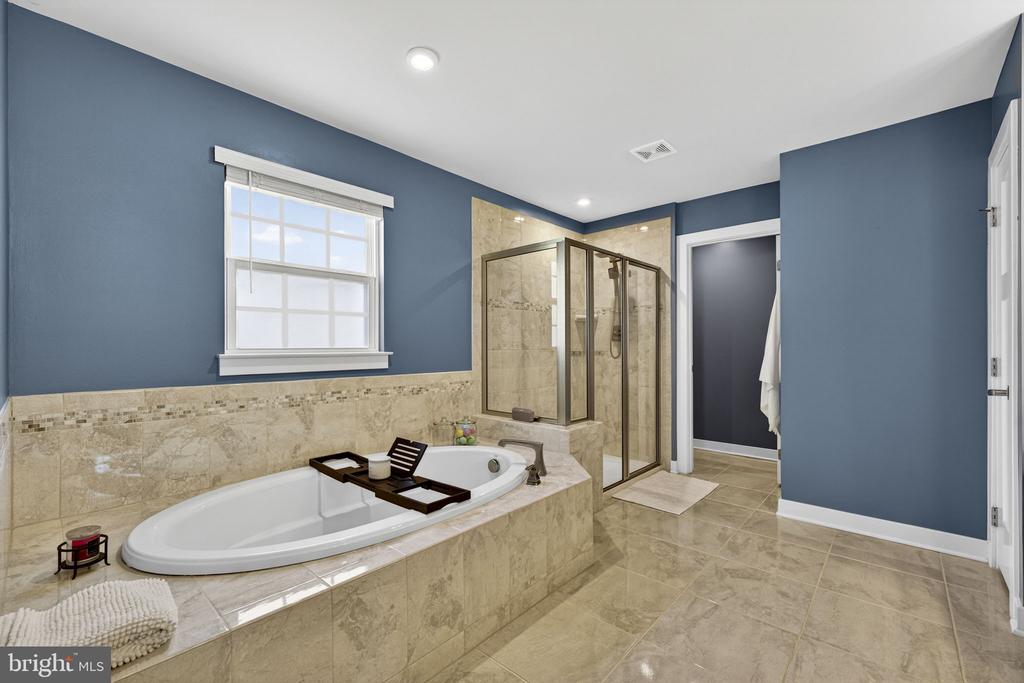 6387 BOB WHITE DR, WARRENTON, Virginia, 5 Bedrooms Bedrooms, ,4 BathroomsBathrooms,Residential,6387 BOB WHITE DR,VAFQ2021264 MLS # VAFQ2021264