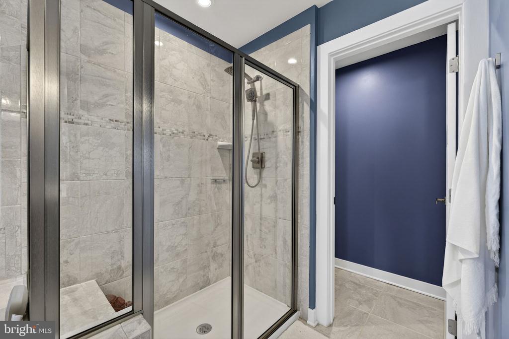 6387 BOB WHITE DR, WARRENTON, Virginia, 5 Bedrooms Bedrooms, ,4 BathroomsBathrooms,Residential,6387 BOB WHITE DR,VAFQ2021264 MLS # VAFQ2021264