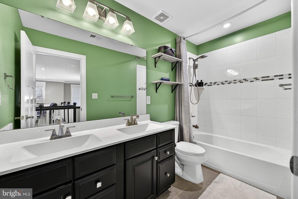 6387 BOB WHITE DR, WARRENTON, Virginia, 5 Bedrooms Bedrooms, ,4 BathroomsBathrooms,Residential,6387 BOB WHITE DR,VAFQ2021264 MLS # VAFQ2021264