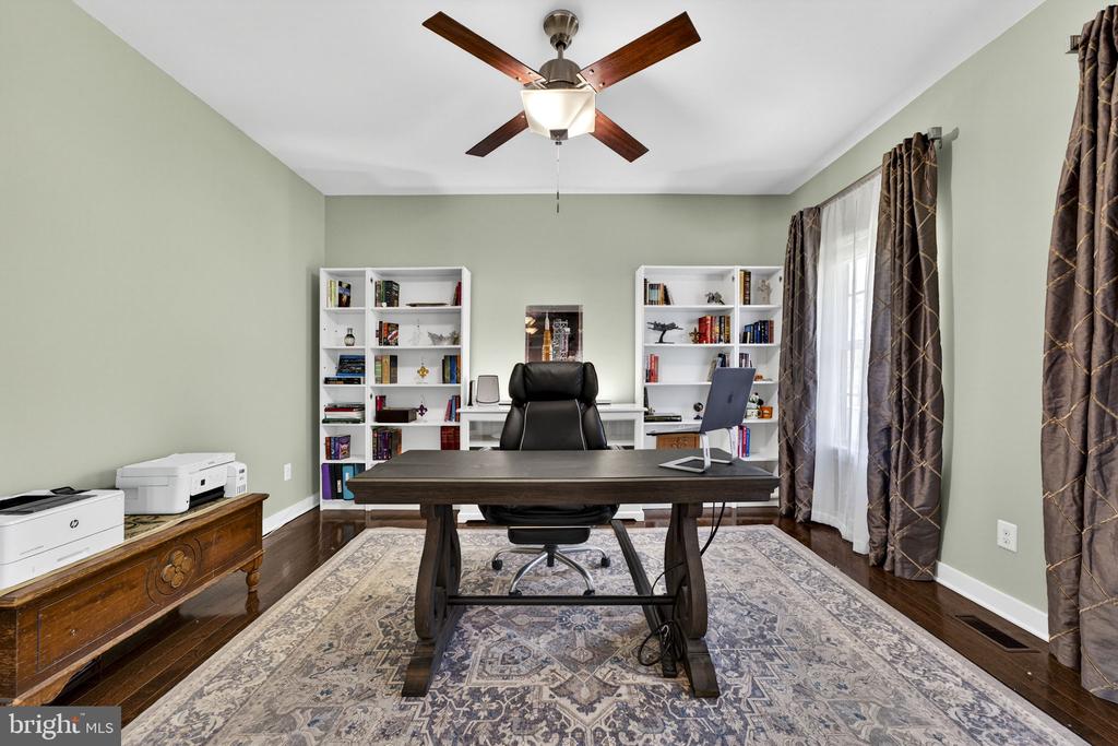 6387 BOB WHITE DR, WARRENTON, Virginia, 5 Bedrooms Bedrooms, ,4 BathroomsBathrooms,Residential,6387 BOB WHITE DR,VAFQ2021264 MLS # VAFQ2021264