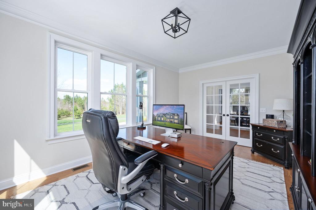 10912 DOWNTON AVE, SPOTSYLVANIA, Virginia 22553, 6 Bedrooms Bedrooms, ,5 BathroomsBathrooms,Residential,10912 DOWNTON AVE,VASP2040556 MLS # VASP2040556