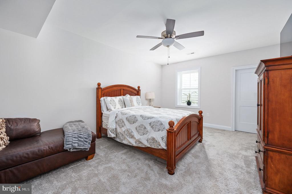 10912 DOWNTON AVE, SPOTSYLVANIA, Virginia 22553, 6 Bedrooms Bedrooms, ,5 BathroomsBathrooms,Residential,10912 DOWNTON AVE,VASP2040556 MLS # VASP2040556