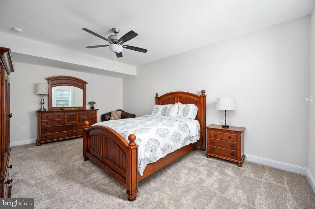 10912 DOWNTON AVE, SPOTSYLVANIA, Virginia 22553, 6 Bedrooms Bedrooms, ,5 BathroomsBathrooms,Residential,10912 DOWNTON AVE,VASP2040556 MLS # VASP2040556