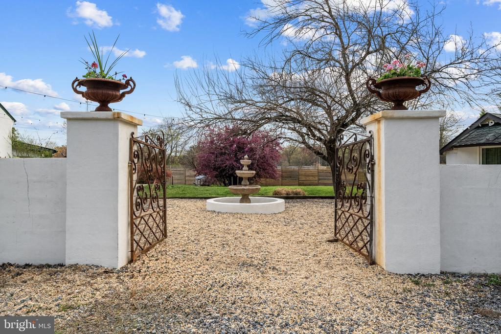 4094 WHITING RD, MARSHALL, Virginia, 3 Bedrooms Bedrooms, ,2 BathroomsBathrooms,Residential,4094 WHITING RD,VAFQ2021244 MLS # VAFQ2021244