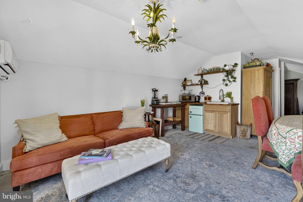 4094 WHITING RD, MARSHALL, Virginia, 3 Bedrooms Bedrooms, ,2 BathroomsBathrooms,Residential,4094 WHITING RD,VAFQ2021244 MLS # VAFQ2021244