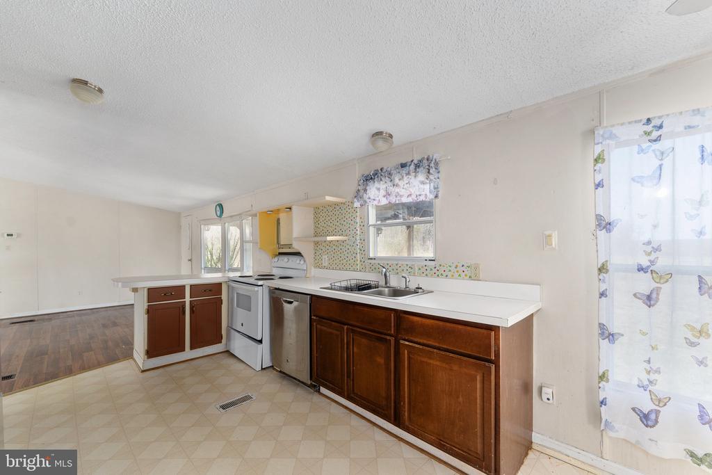 19473 DANIEL RD, ORANGE, Virginia 22960, 3 Bedrooms Bedrooms, ,2 BathroomsBathrooms,Residential,19473 DANIEL RD,VAOR2013764 MLS # VAOR2013764