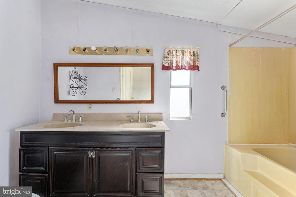 19473 DANIEL RD, ORANGE, Virginia 22960, 3 Bedrooms Bedrooms, ,2 BathroomsBathrooms,Residential,19473 DANIEL RD,VAOR2013764 MLS # VAOR2013764