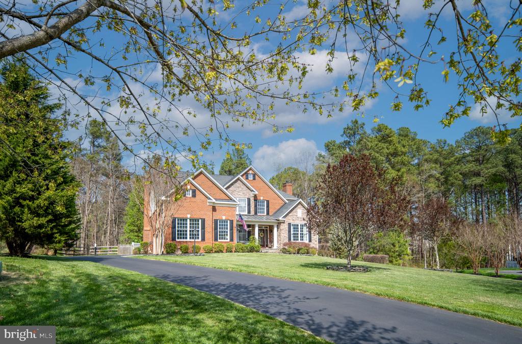 11613 PINE HOLLOW LN, SPOTSYLVANIA, Virginia 22551, 4 Bedrooms Bedrooms, ,3 BathroomsBathrooms,Residential,11613 PINE HOLLOW LN,VASP2040602 MLS # VASP2040602