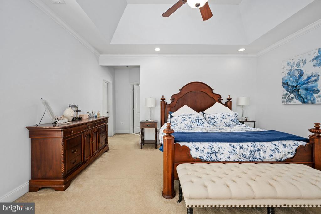 11613 PINE HOLLOW LN, SPOTSYLVANIA, Virginia 22551, 4 Bedrooms Bedrooms, ,3 BathroomsBathrooms,Residential,11613 PINE HOLLOW LN,VASP2040602 MLS # VASP2040602