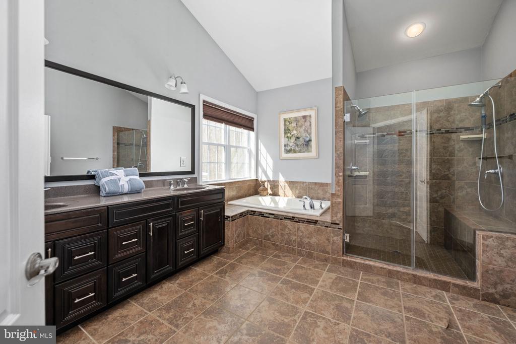 11613 PINE HOLLOW LN, SPOTSYLVANIA, Virginia 22551, 4 Bedrooms Bedrooms, ,3 BathroomsBathrooms,Residential,11613 PINE HOLLOW LN,VASP2040602 MLS # VASP2040602