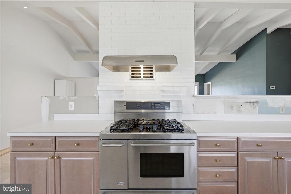 2517 FIVE POINTS RD, MARSHALL, Virginia, 5 Bedrooms Bedrooms, ,4 BathroomsBathrooms,Residential,2517 FIVE POINTS RD,VAFQ2021260 MLS # VAFQ2021260