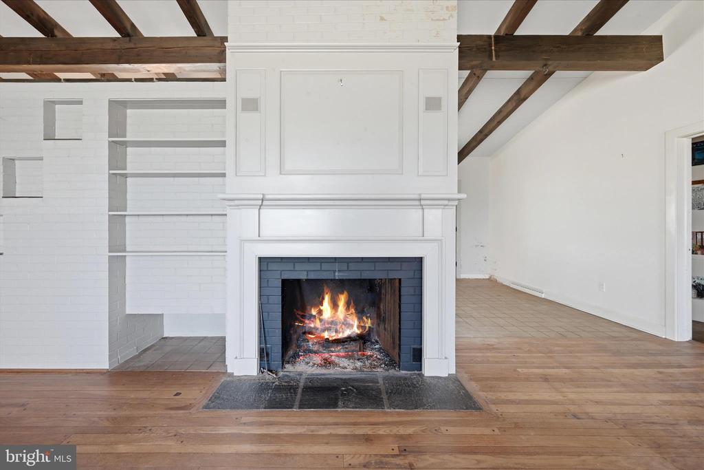 2517 FIVE POINTS RD, MARSHALL, Virginia, 5 Bedrooms Bedrooms, ,4 BathroomsBathrooms,Residential,2517 FIVE POINTS RD,VAFQ2021260 MLS # VAFQ2021260