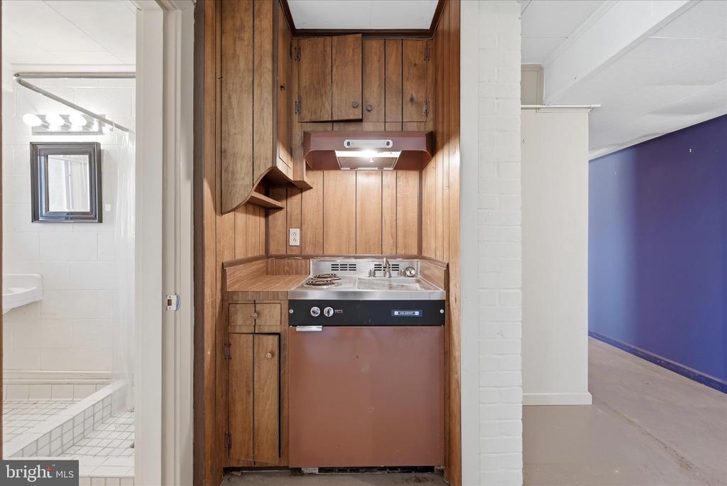 2517 FIVE POINTS RD, MARSHALL, Virginia, 5 Bedrooms Bedrooms, ,4 BathroomsBathrooms,Residential,2517 FIVE POINTS RD,VAFQ2021260 MLS # VAFQ2021260