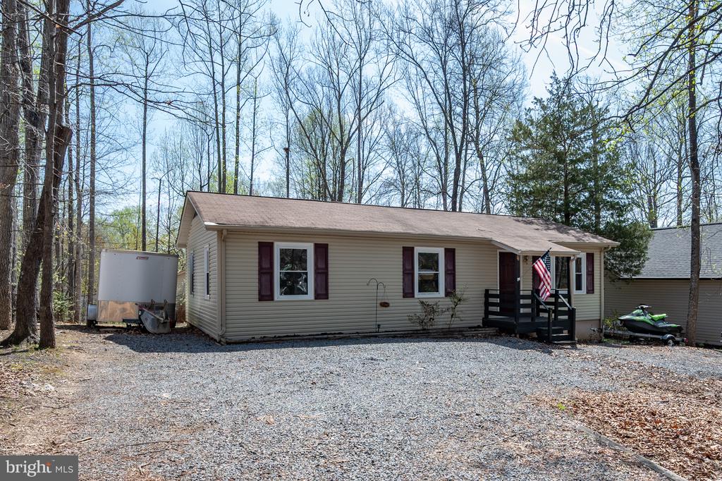 205 MONUMENT RD, LOCUST GROVE, Virginia 22508, 3 Bedrooms Bedrooms, ,1 BathroomBathrooms,Residential,205 MONUMENT RD,VAOR2013786 MLS # VAOR2013786