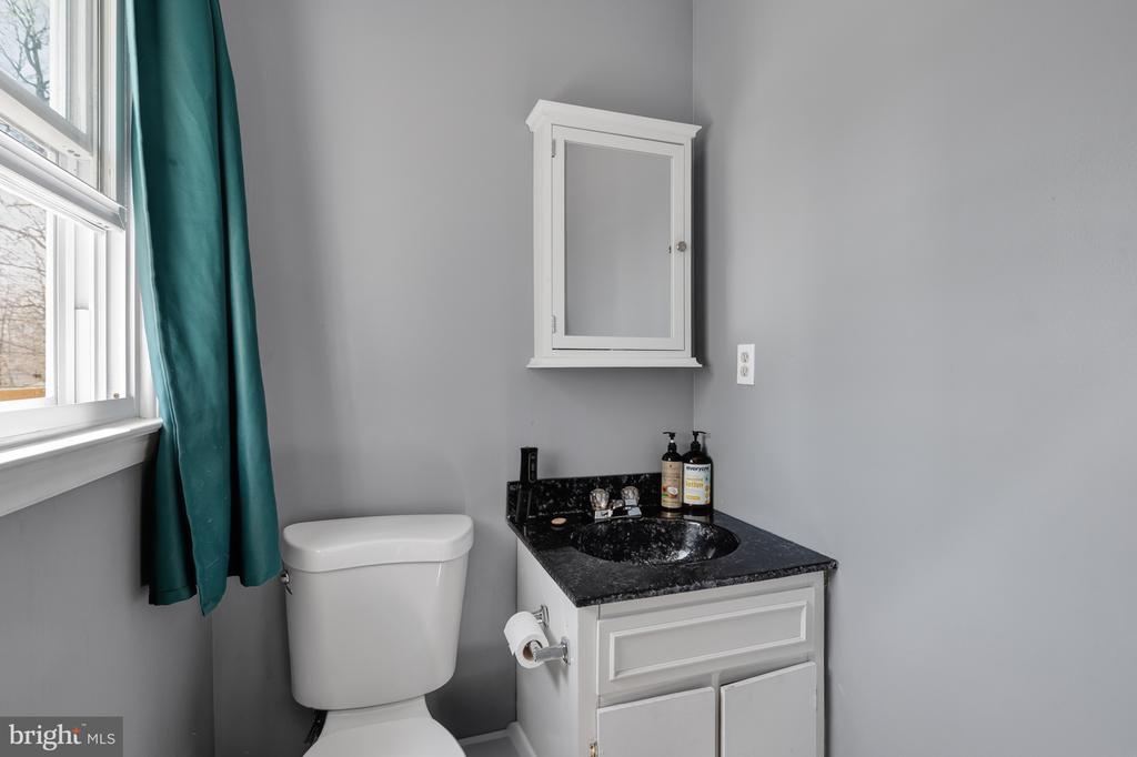 205 MONUMENT RD, LOCUST GROVE, Virginia 22508, 3 Bedrooms Bedrooms, ,1 BathroomBathrooms,Residential,205 MONUMENT RD,VAOR2013786 MLS # VAOR2013786