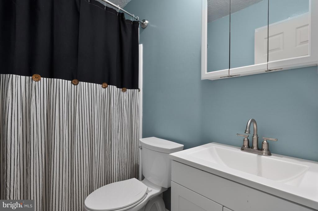 205 MONUMENT RD, LOCUST GROVE, Virginia 22508, 3 Bedrooms Bedrooms, ,1 BathroomBathrooms,Residential,205 MONUMENT RD,VAOR2013786 MLS # VAOR2013786