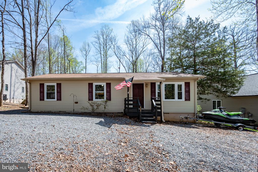 205 MONUMENT RD, LOCUST GROVE, Virginia 22508, 3 Bedrooms Bedrooms, ,1 BathroomBathrooms,Residential,205 MONUMENT RD,VAOR2013786 MLS # VAOR2013786