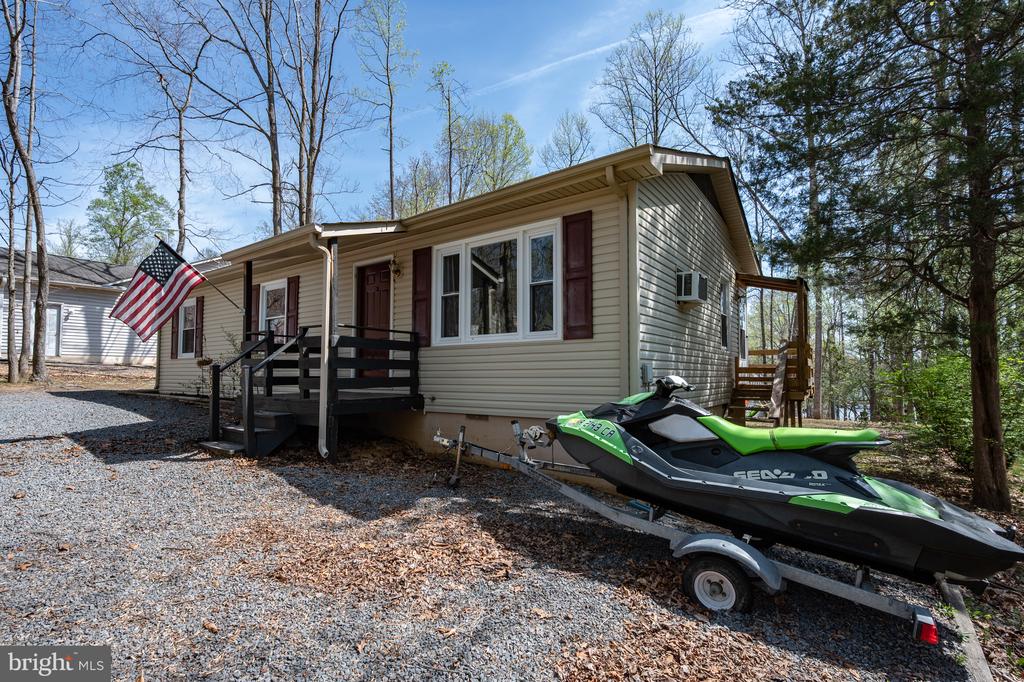 205 MONUMENT RD, LOCUST GROVE, Virginia 22508, 3 Bedrooms Bedrooms, ,1 BathroomBathrooms,Residential,205 MONUMENT RD,VAOR2013786 MLS # VAOR2013786