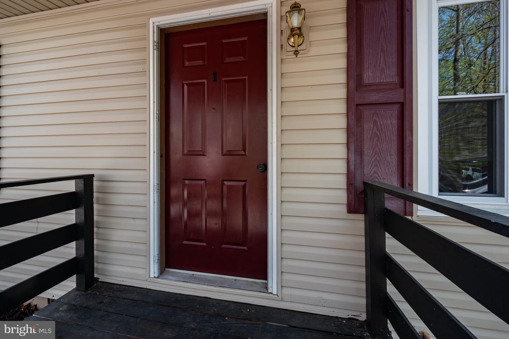 205 MONUMENT RD, LOCUST GROVE, Virginia 22508, 3 Bedrooms Bedrooms, ,1 BathroomBathrooms,Residential,205 MONUMENT RD,VAOR2013786 MLS # VAOR2013786