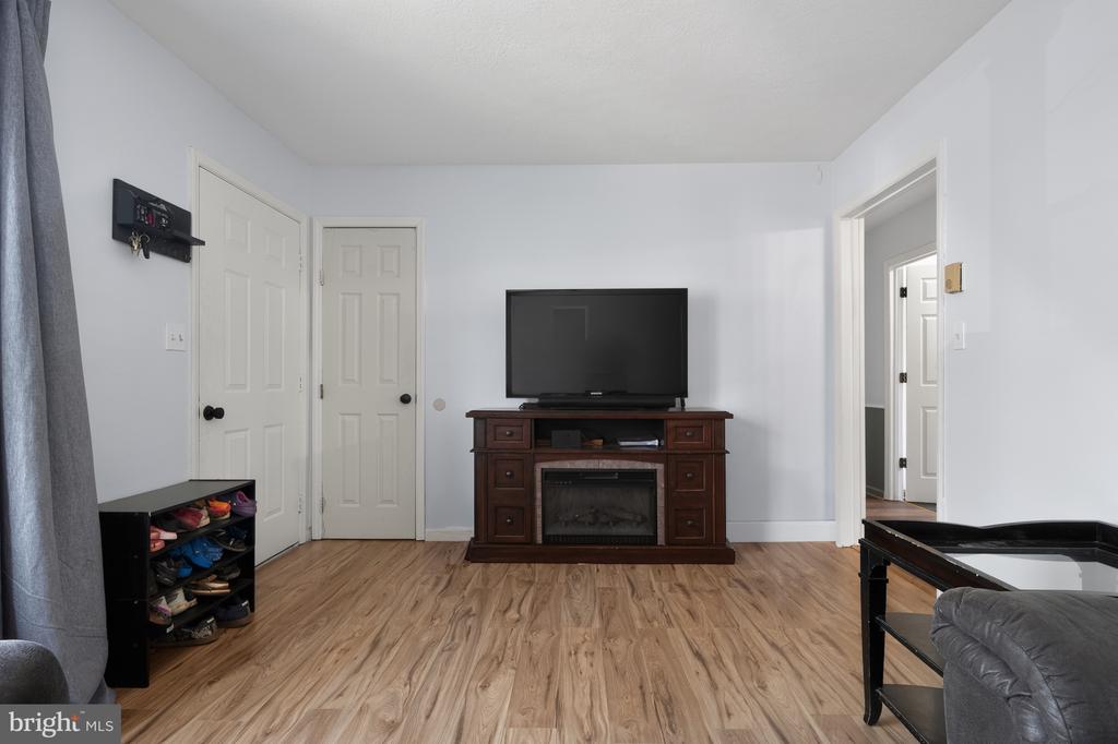 205 MONUMENT RD, LOCUST GROVE, Virginia 22508, 3 Bedrooms Bedrooms, ,1 BathroomBathrooms,Residential,205 MONUMENT RD,VAOR2013786 MLS # VAOR2013786