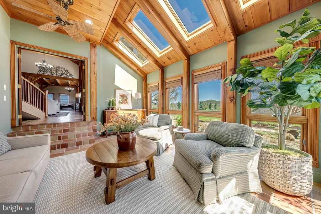 11597 LEEDS CHAPEL LN, MARKHAM, Virginia, 4 Bedrooms Bedrooms, ,2 BathroomsBathrooms,Residential,11597 LEEDS CHAPEL LN,VAFQ2020962 MLS # VAFQ2020962