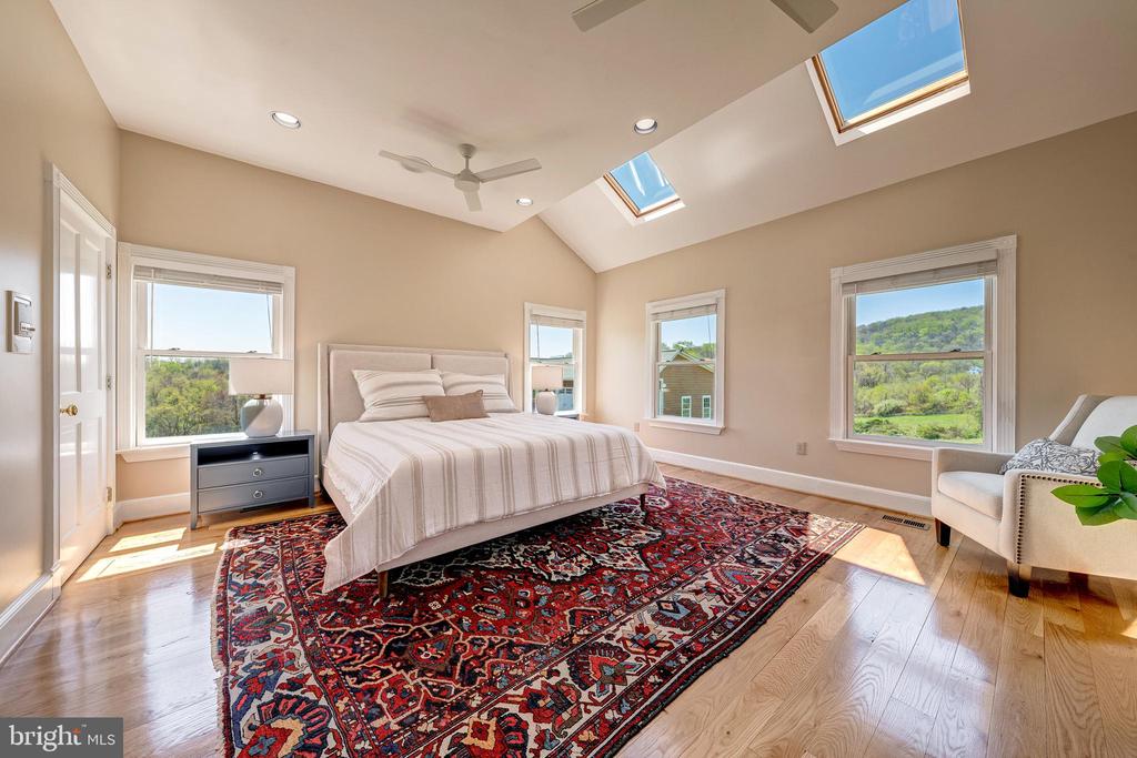 11597 LEEDS CHAPEL LN, MARKHAM, Virginia, 4 Bedrooms Bedrooms, ,2 BathroomsBathrooms,Residential,11597 LEEDS CHAPEL LN,VAFQ2020962 MLS # VAFQ2020962