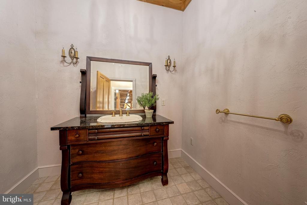 11597 LEEDS CHAPEL LN, MARKHAM, Virginia, 4 Bedrooms Bedrooms, ,2 BathroomsBathrooms,Residential,11597 LEEDS CHAPEL LN,VAFQ2020962 MLS # VAFQ2020962